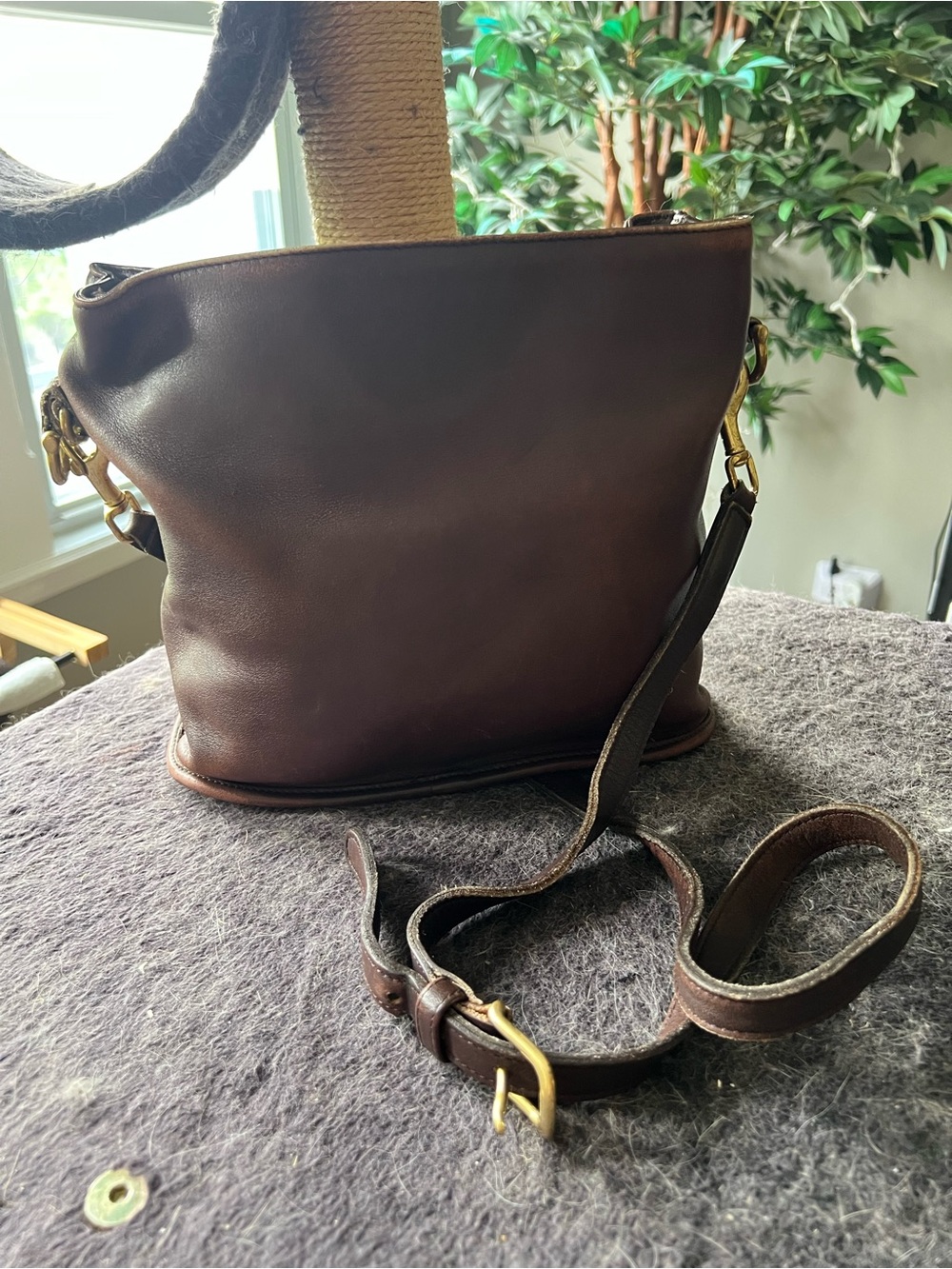 Vintage Coach Equestrian Bucket Bag 9809